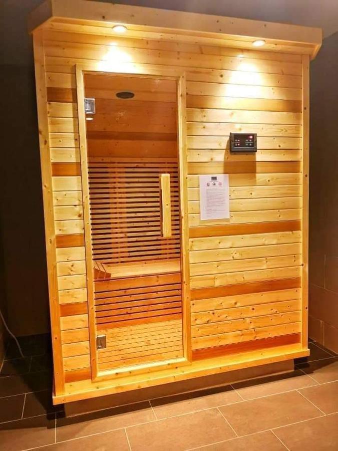Inadh Suites @ Icon Residence With Pool 瓜拉丁加奴 外观 照片