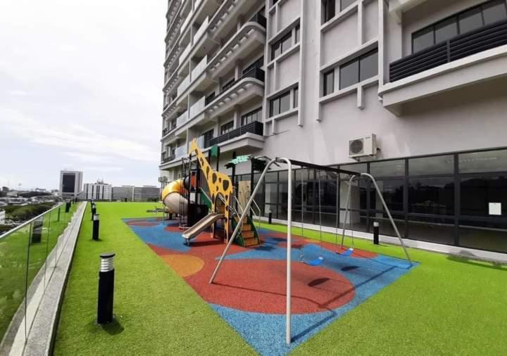 Inadh Suites @ Icon Residence With Pool 瓜拉丁加奴 外观 照片