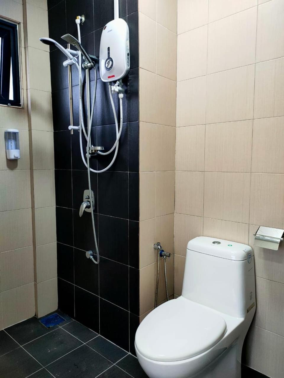 Inadh Suites @ Icon Residence With Pool 瓜拉丁加奴 外观 照片